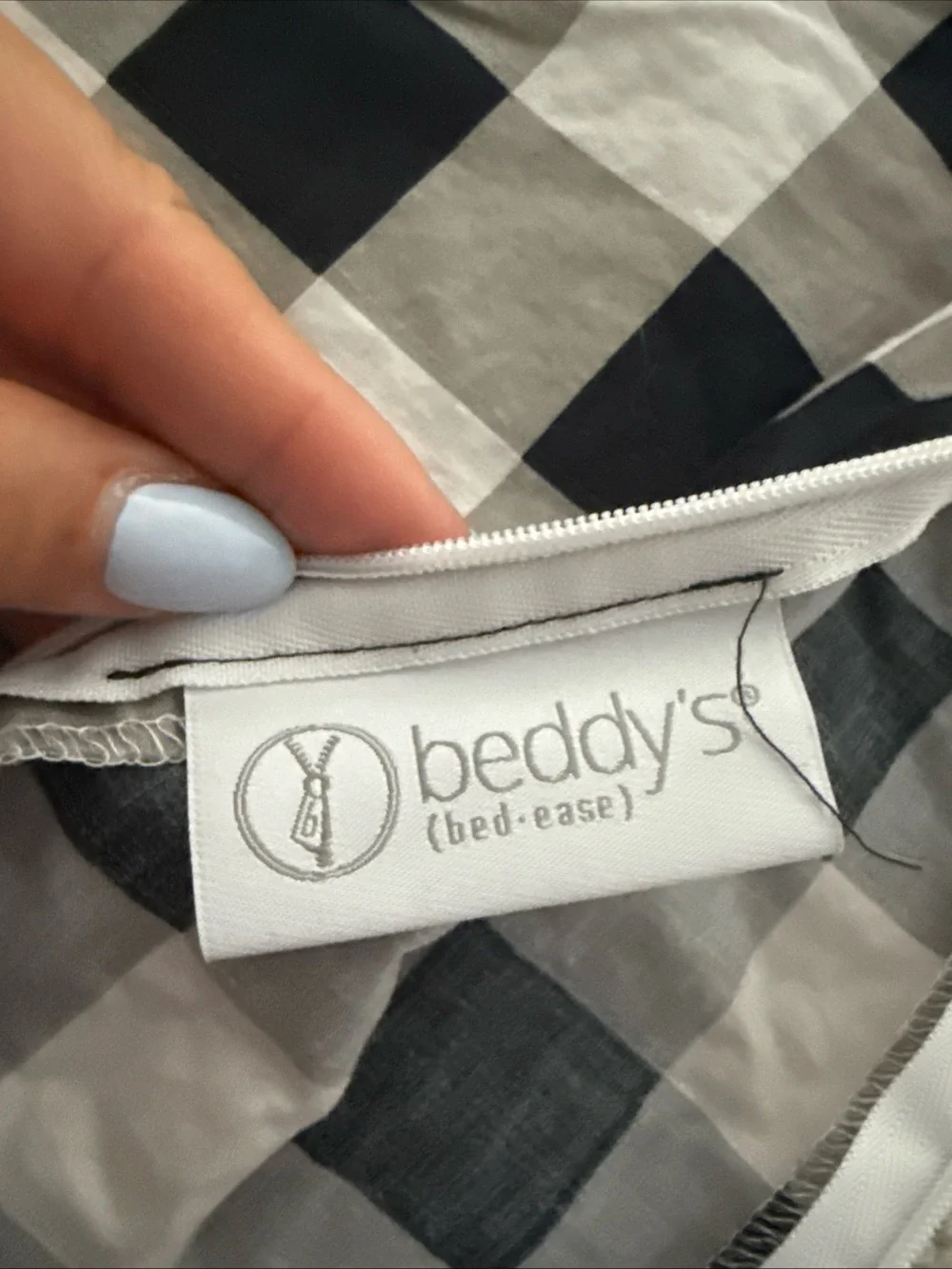 Beddy's Bed-Ease Gingham Black and White Zip Pillow Case